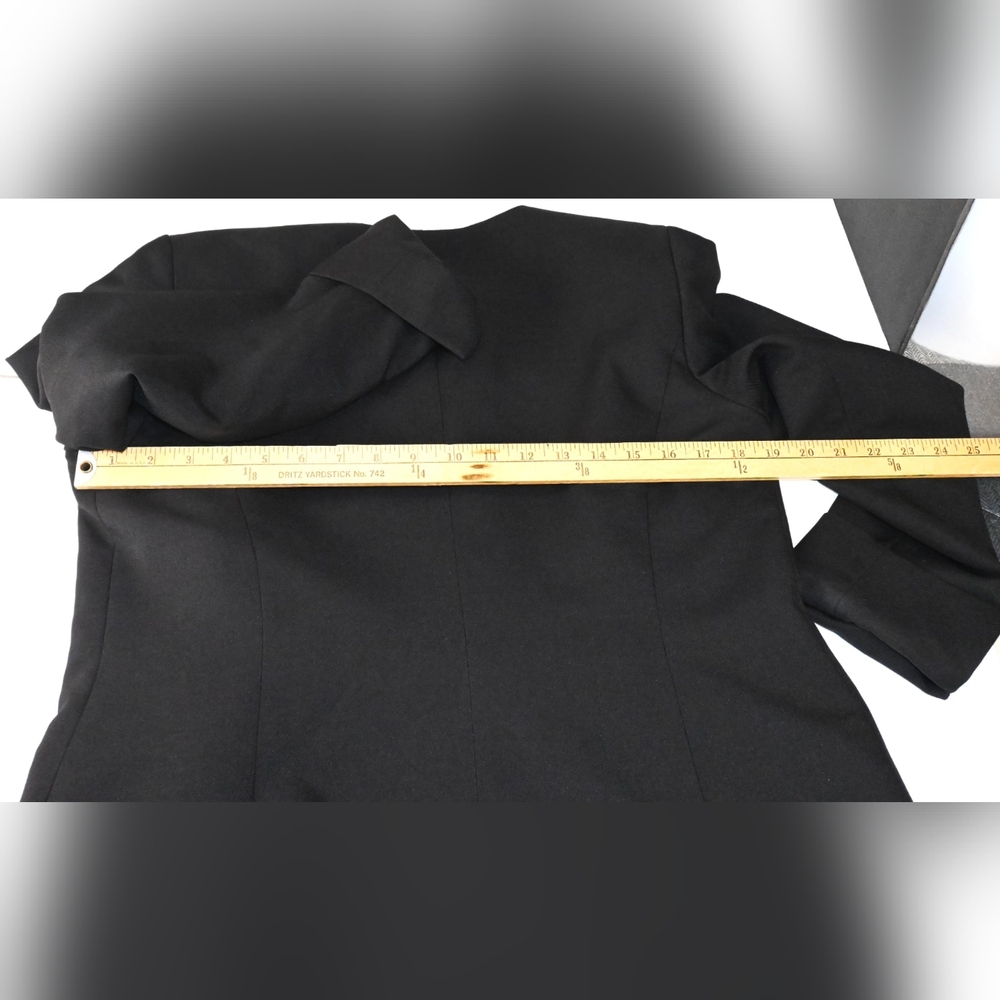 Black Label By Evan Picone of Kasper Group LLC, New York Black & White Blazer 8 - Picture 13 of 16